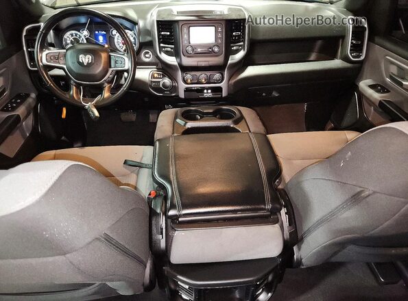 1C6RREBT9NN143581 2022 RAM 1500 Gray Widok zestawu wskaźników