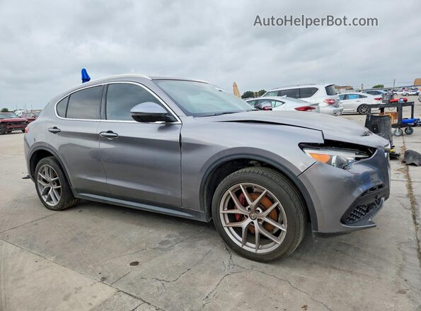 ZASFAKBN0J7B97991 2018 ALFA ROMEO STELVIO Gray Vista frontal