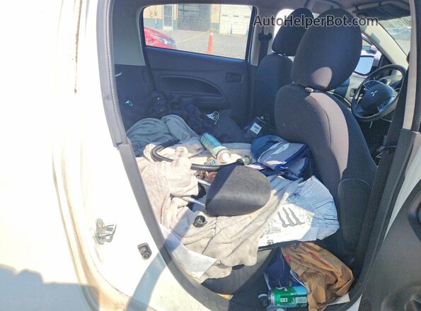 ML32A3HJ0KH016615 2019 MITSUBISHI MIRAGE White Widok wnętrza z tyłu