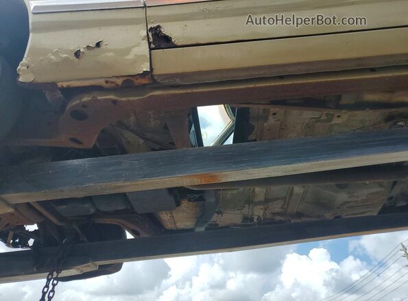 164877S225167 1967 CHEVROLET IMPALA Gold Вид підкапотного простору