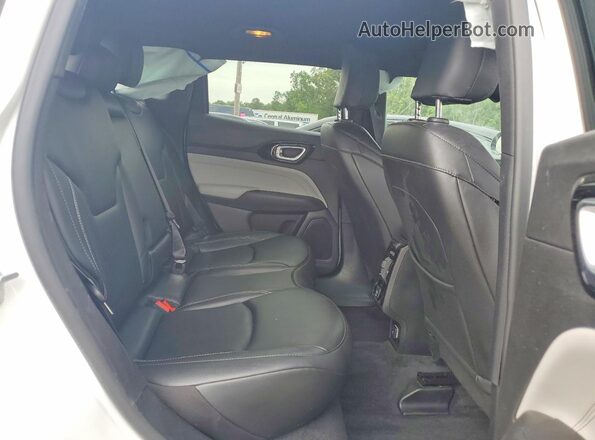 3C4NJDCN2TT225836 2026 JEEP COMPASS Белый Вид задней части салона