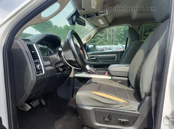 1C6RR7LG3GS410358 2016 RAM 1500 White Dashboard view