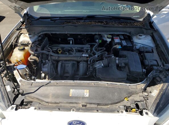 3FA6P0H77GR126296 2016 FORD FUSION White Vista del compartimento del motor