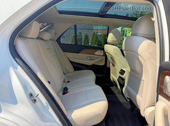 4JGFB4KB6NA685368 2022 MERCEDES-BENZ GLE White 360 interior view