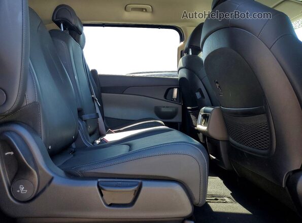 KNDNC5K31T6570270 2026 KIA CARNIVAL Black Vista del compartimento del motor
