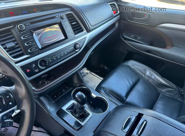 5TDBZRFH6JS913523 2018 TOYOTA HIGHLANDER Gray Widok tylnych siedzeń