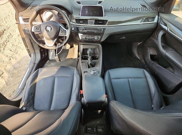 WBXHU7C58K3H45075 2019 BMW X1 Black Widok zestawu wskaźników