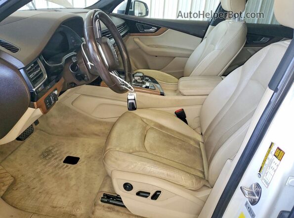 WA1VAAF72HD013845 2017 AUDI Q7 White Vista del salpicadero