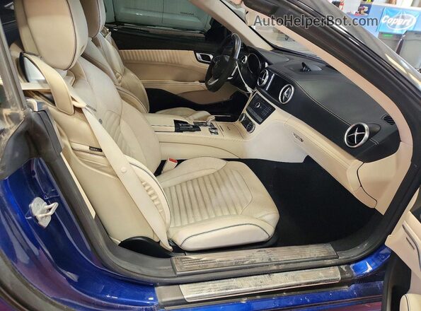 WDDJK7DA8HF049925 2017 MERCEDES-BENZ SL Blue Rear interior view