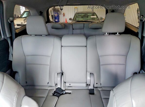 5FNYF6H51GB092994 2016 HONDA PILOT Silver Вид задньої частини салону