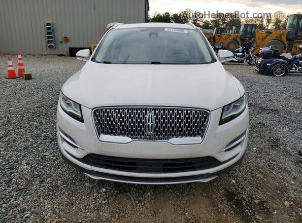 5LMCJ3C94KUL13319 2019 LINCOLN MKC Белый Вид сзади