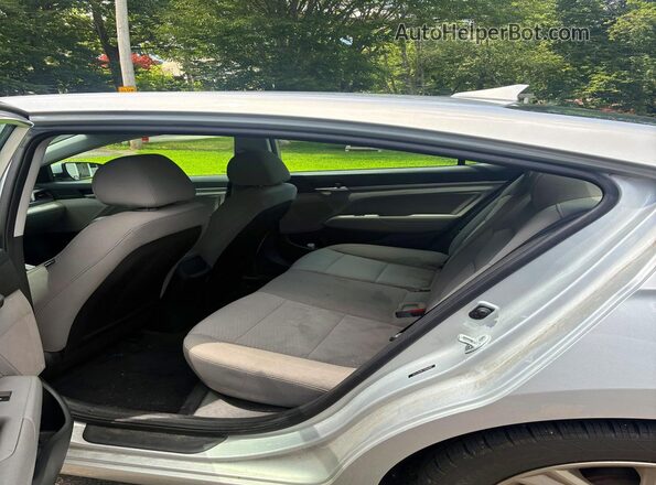 5NPD84LF4KH471351 2019 HYUNDAI ELANTRA Серебряный Вид салона спереди