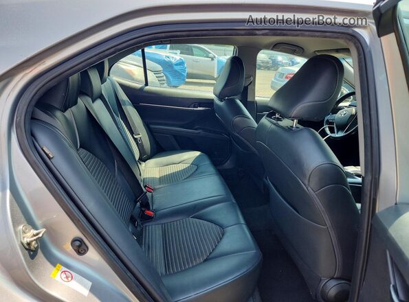 4T1B11HK3KU730462 2019 TOYOTA CAMRY Silver უკანა სალონის ხედი