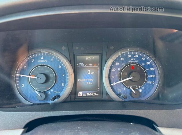 5TDJZ3DC1JS189479 2018 TOYOTA SIENNA Синий Вид панели приборов