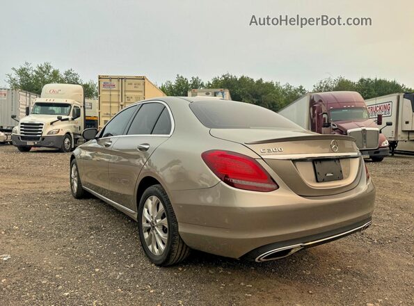 55SWF8EB5KU305546 2019 MERCEDES-BENZ C-CLASS Gold Delantero derecho