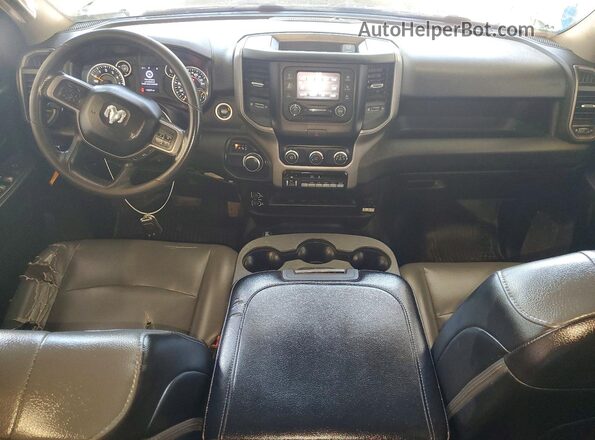 3C6UR5HJ7LG118006 2020 RAM 2500 White Widok zestawu wskaźników