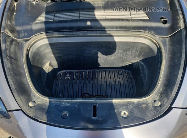 7SAYGDEE7SF240633 2025 TESLA MODEL Серебряный Вид наклейки с VIN-кодом