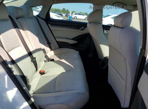 1HGCV1F17JA041324 2018 HONDA ACCORD White Widok wnętrza z tyłu
