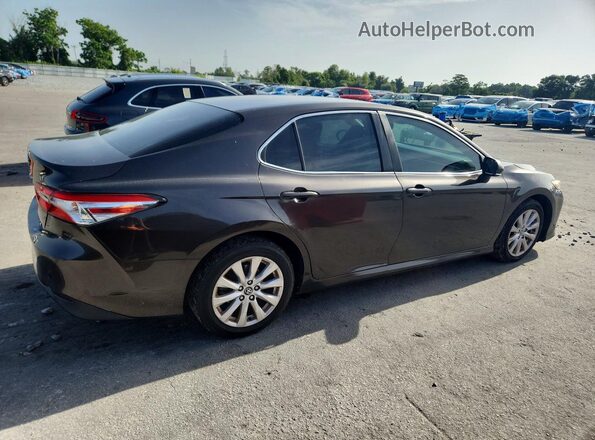 4T1B11HK4JU045627 2018 TOYOTA CAMRY Brown Передня права чверть