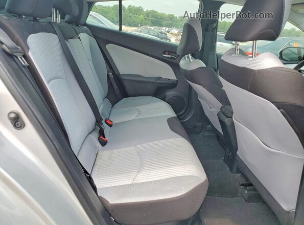 JTDKBRFU6J3062715 2018 TOYOTA PRIUS Серебряный Вид задней части салона