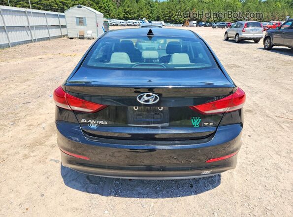 5NPD84LF6HH001461 2017 HYUNDAI ELANTRA Черный Вид салона спереди