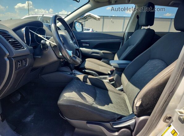 JA4AR3AU9LU017223 2020 MITSUBISHI OUTLANDER Silver Vista del salpicadero