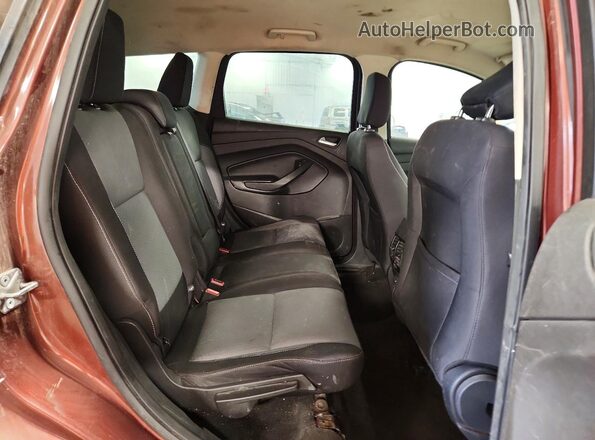 1FMCU0GD3JUA91765 2018 FORD ESCAPE Бордовый Вид подкапотного пространства