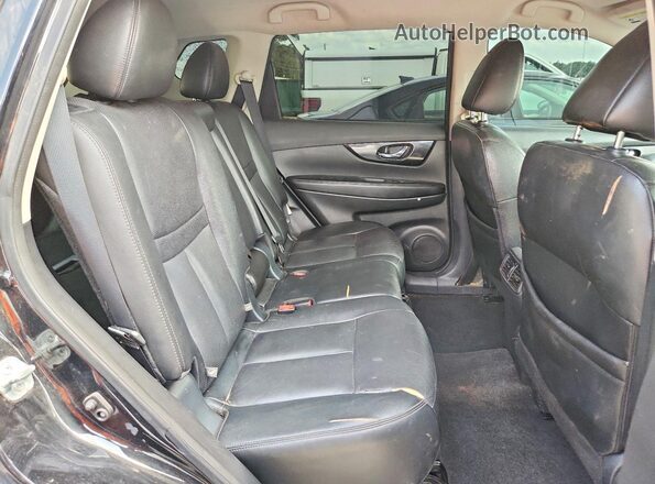 5N1AT2MTXJC778216 2018 NISSAN ROGUE Black Rear interior view