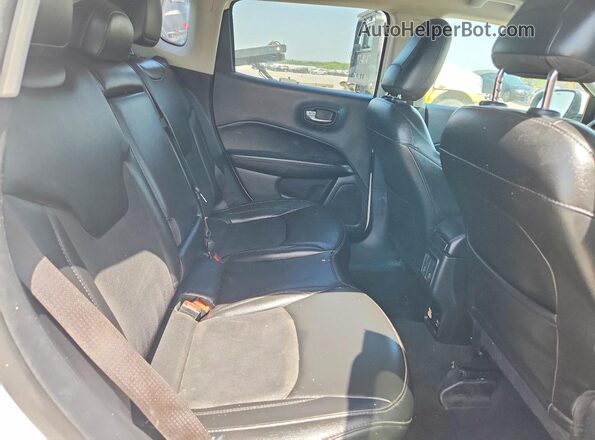 3C4NJCBB4LT162594 2020 JEEP COMPASS White Вид задньої частини салону