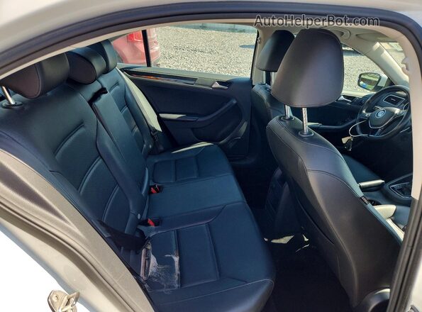 3VWL17AJ4HM259591 2017 VOLKSWAGEN JETTA White Вид задньої частини салону