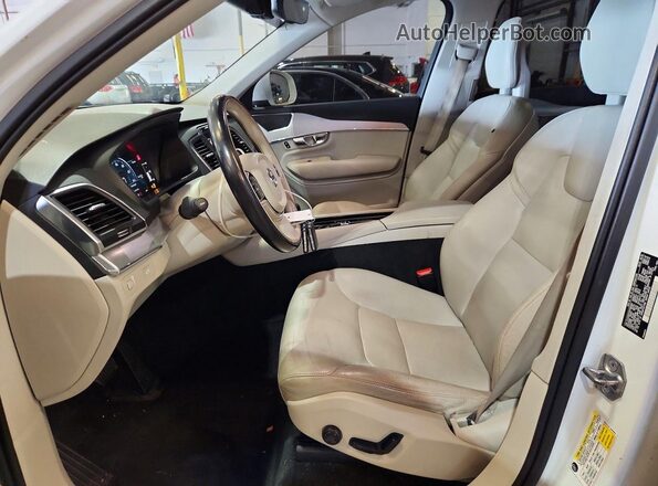 YV4102KK5H1105585 2017 VOLVO XC90 White Vista del salpicadero