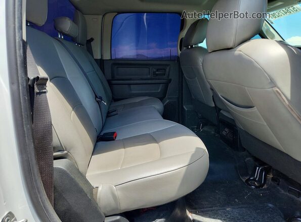 1C6RR7ST7JS314030 2018 RAM 1500 White Vista interior trasera