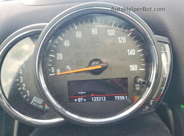 WMZYT3C38J3E00831 2018 MINI COOPER Green Հետևի նստատեղերի տեսք