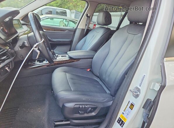 5UXKR0C59G0P27345 2016 BMW X5 Белый Вид панели приборов