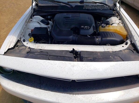 2C3CDZAGXGH119394 2016 DODGE CHALLENGER White Vista del compartimento del motor