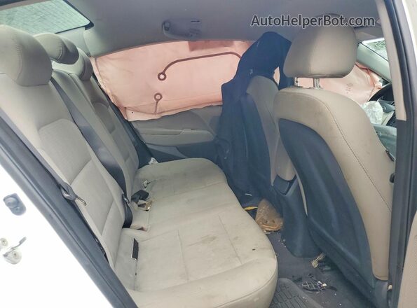 5NPD74LFXHH200922 2017 HYUNDAI ELANTRA Белый Вид задней части салона