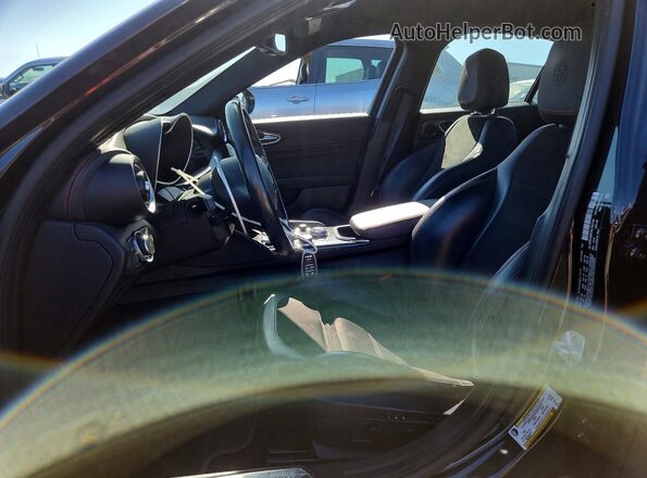 ZARFAMEVXL7627101 2020 ALFA ROMEO GIULIA Black Vista del cuadro de instrumentos