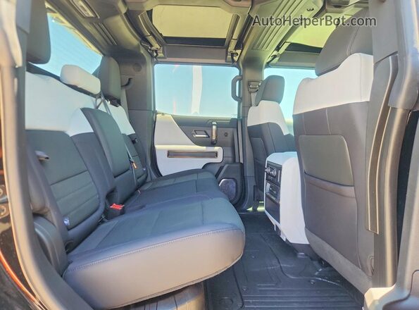 1GT40DDB0SU120249 2025 GMC HUMMER Black უკანა სალონის ხედი