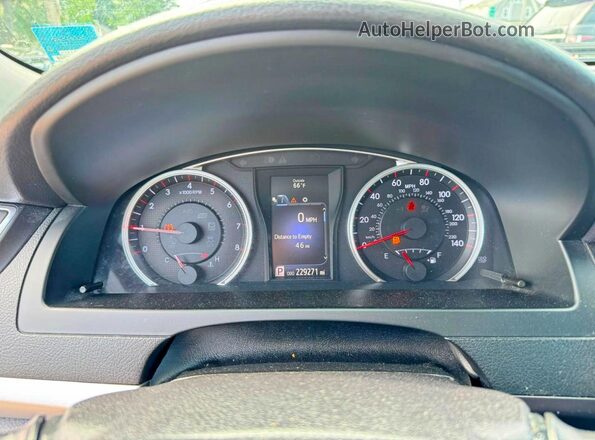4T1BF1FK4HU353587 2017 TOYOTA CAMRY Black ხელსაწყოთა პანელის ხედი