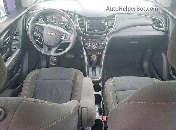 KL7CJKSB7JB543319 2018 CHEVROLET TRAX Silver Вид щитка приладів