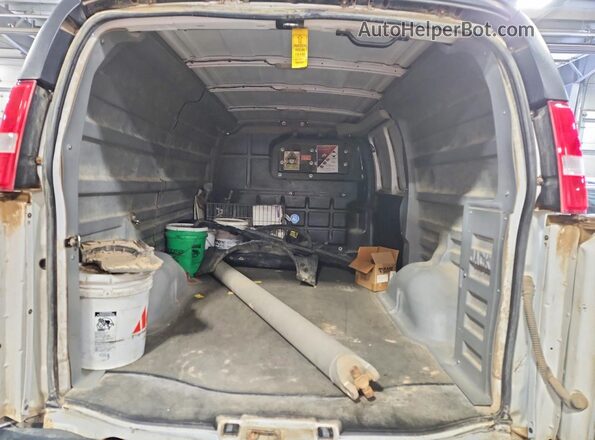 1GCWGAF18K1217255 2019 CHEVROLET EXPRESS White Rear interior view