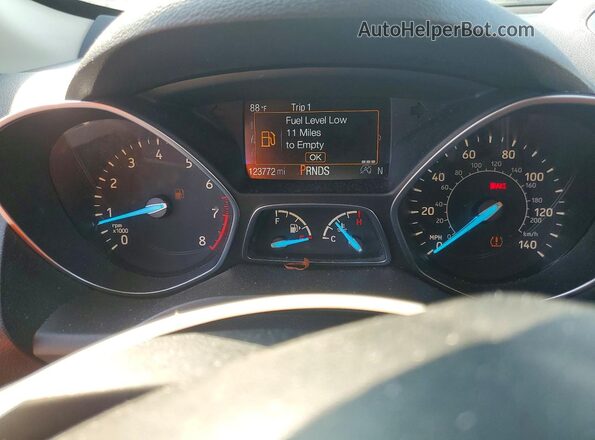 1FMCU9J9XHUD47404 2017 FORD ESCAPE Silver Widok tylnych siedzeń
