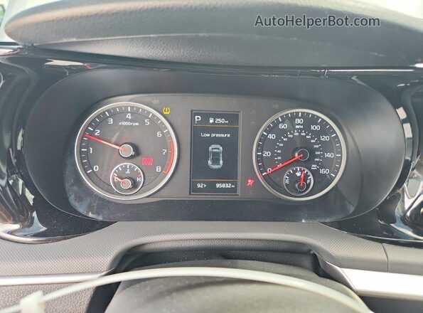 5XXG14J27NG118541 2022 KIA K5 White Հետևի նստատեղերի տեսք