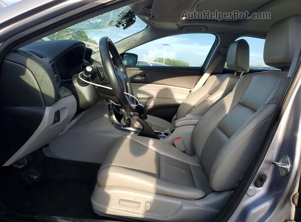 19UDE2F33GA008566 2016 ACURA ILX Silver Front interior view