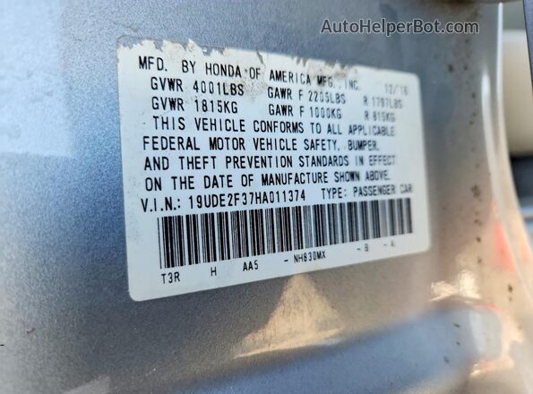 19UDE2F37HA011374 2017 ACURA ILX Silver VIN կոդի պիտակի տեսք