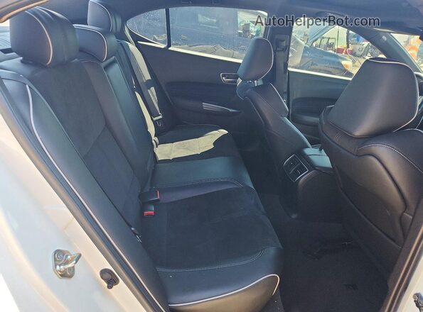 19UUB3F67JA000826 2018 ACURA TLX White Vista de los asientos traseros