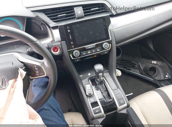 19XFC1F31JE200550 2018 HONDA CIVIC Черный Вид панели приборов