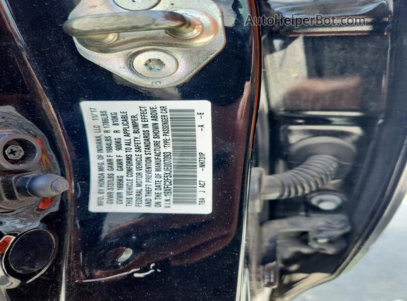 19XFC2F5XJE007093 2018 HONDA CIVIC Black Engine compartment view