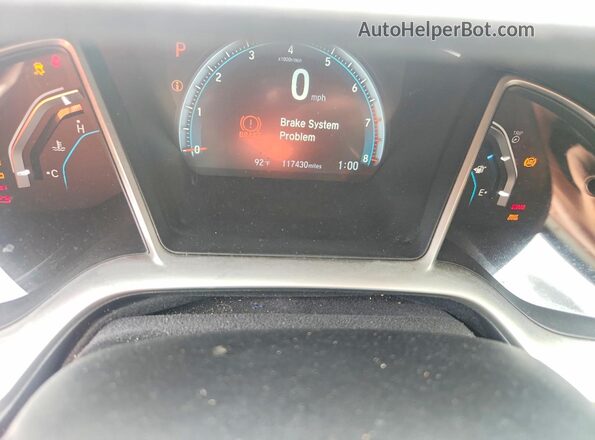 19XFC2F70JE028066 2018 HONDA CIVIC White Instrument cluster view