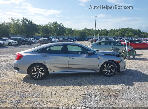 19XFC2F72GE038199 2016 HONDA CIVIC Silver Rear interior view